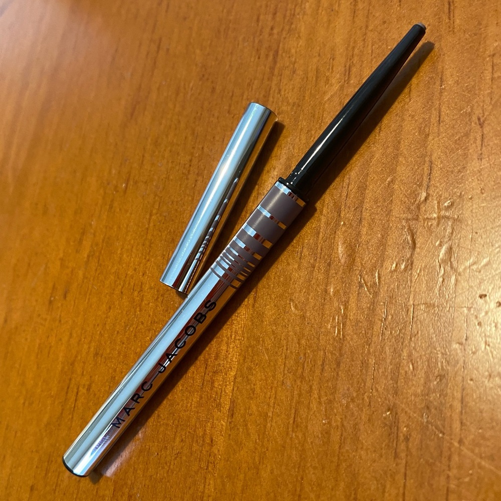 Marc Jacobs Fineliner Eyeliner Dove Affair - Picture 6 of 16